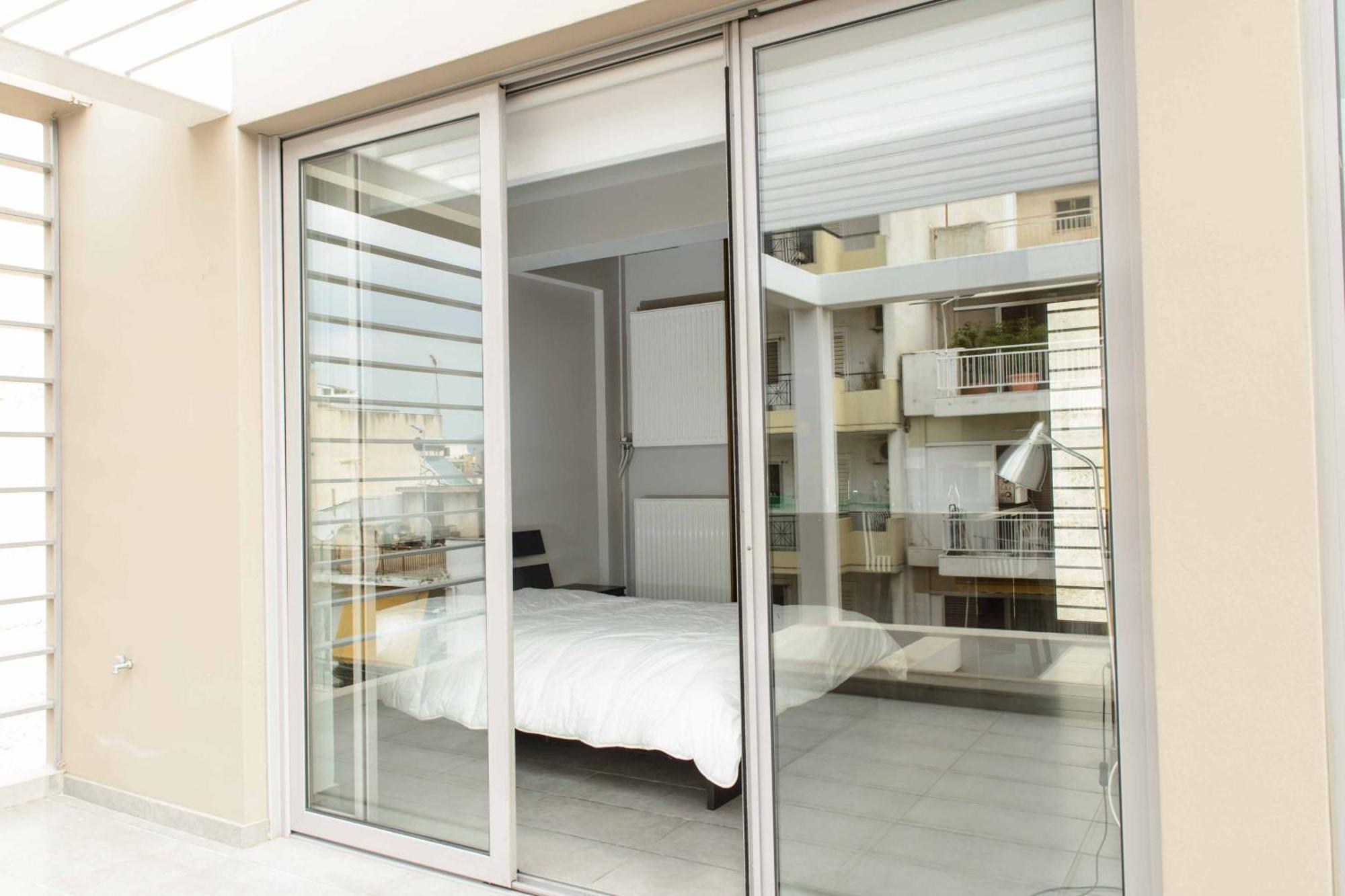Ferienwohnung Bright Loft With Terrance - Next To Metro Kerameikos Athen Exterior foto